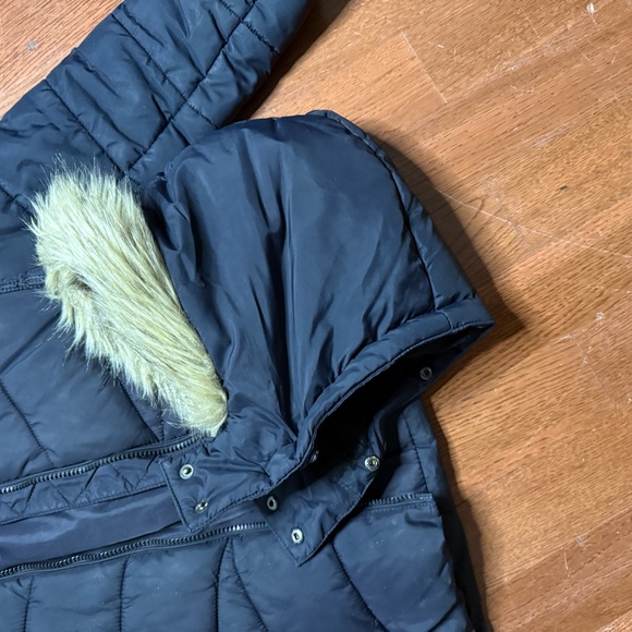 Black Puffer Girls Jacket with Faux Fur Hood - Picture 11 of 11